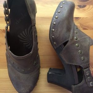 Brown Leather Dansko Clogs - EU 40 (US 9.5)